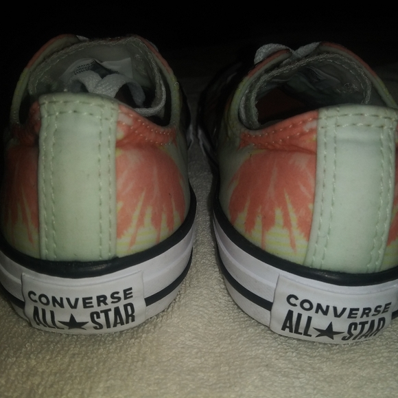 Converse | CTAS Tropical Print Low Top Sneakers - Picture 4 of 8